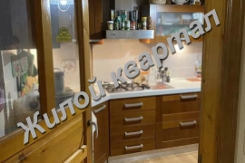 4-к. квартира, 90 м², 1/4 эт.
